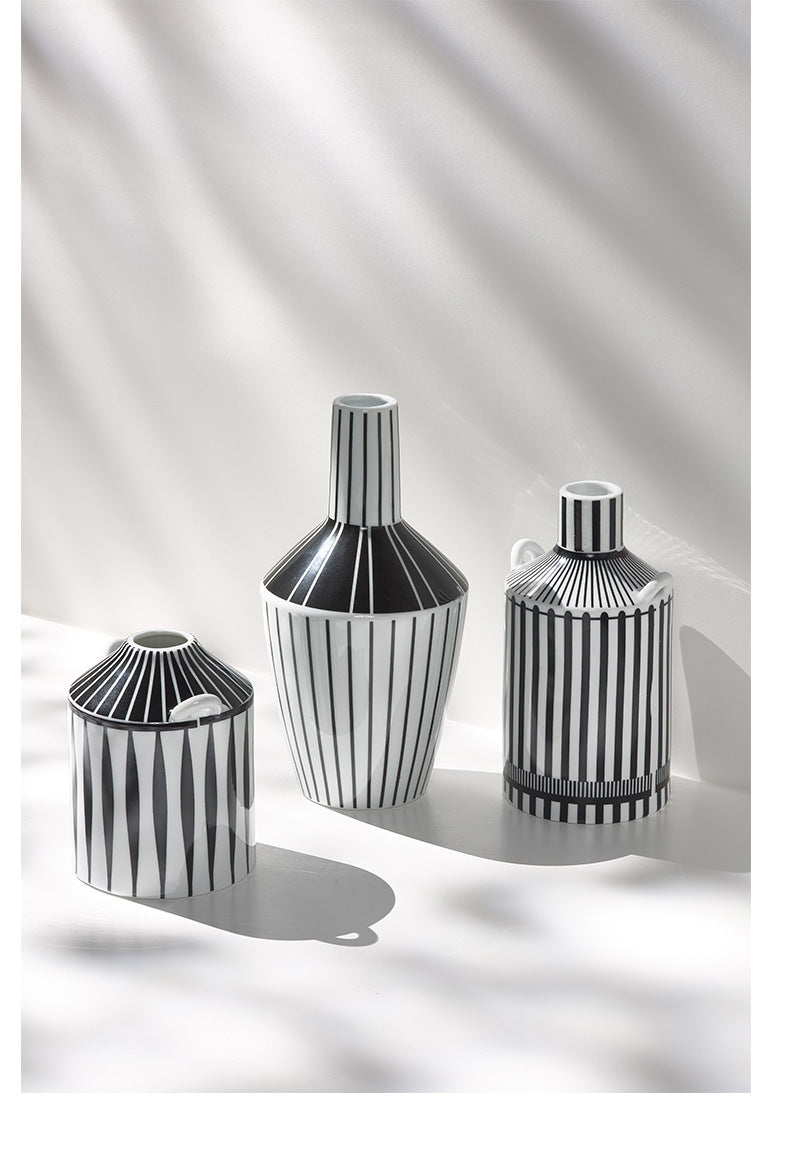Black And White Vase Decoration