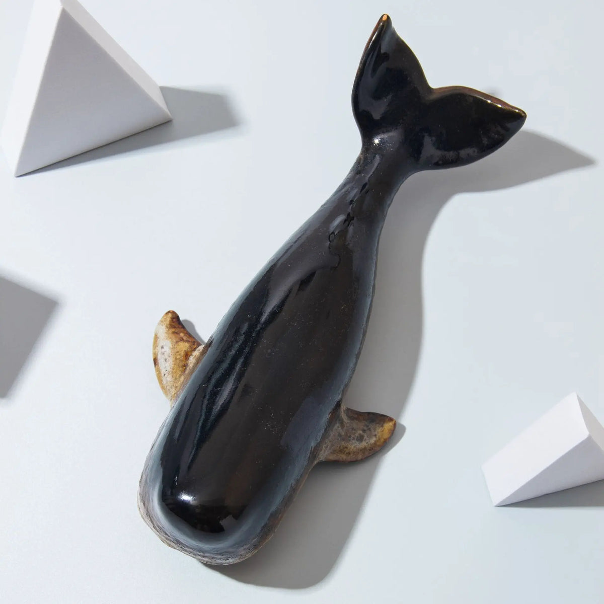Ceramic Ornaments Simulate Whale Londecor