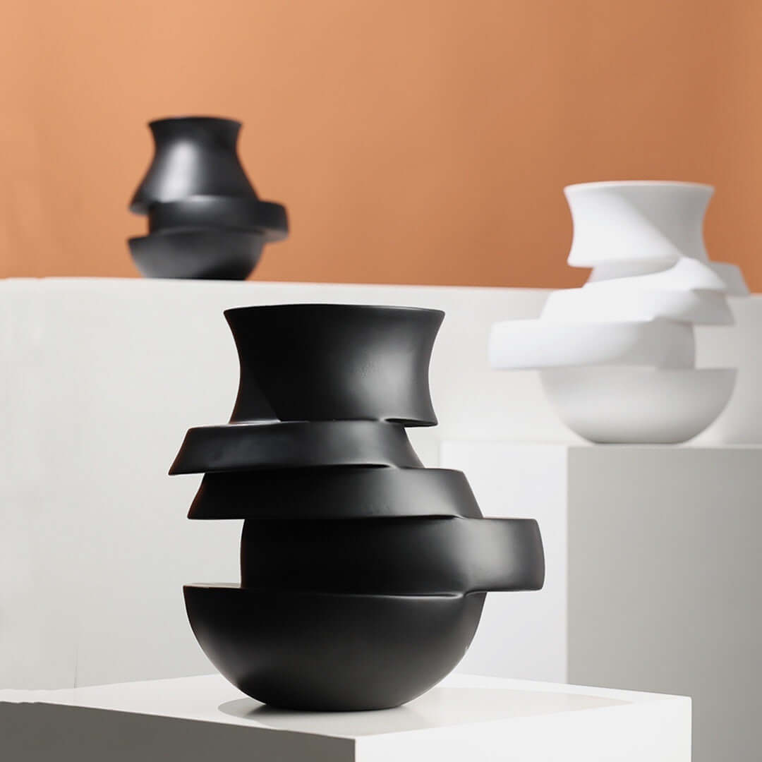 Minimalistic Entrance  Art Vase