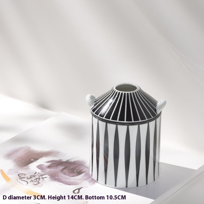 Black And White Vase Decoration