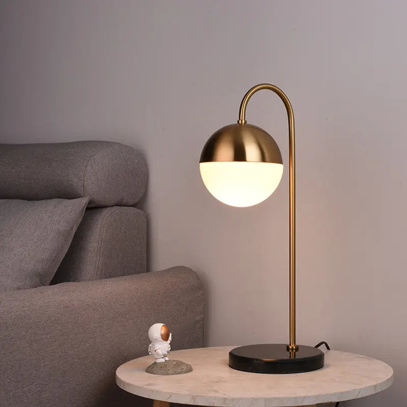 Golden Table Lamp Londecor
